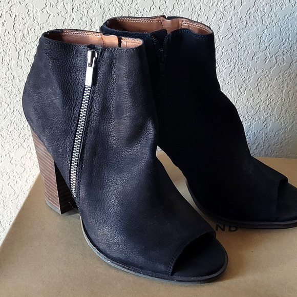 Lucky Brand LK Lamija Black Oiled Leather Double Zip Open Toe Heel Booties 10M - Picture 1 of 6